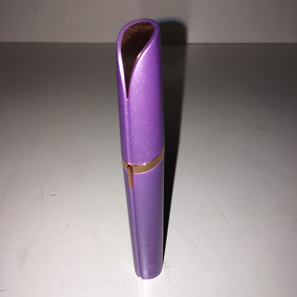 Flawless brow trimmer
